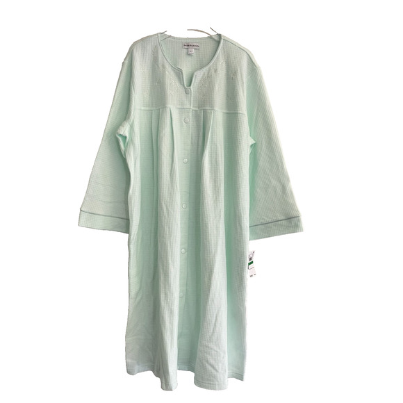 Miss Elaine L Robe Mint Green Soft Knit Embroidered Snap Buttons Knee Length NEW - Picture 1 of 8